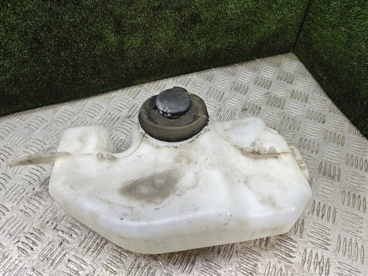 бачок омывателя Lada Vesta 1 поколение 2020, 1.6 л., бензин, МКПП, хетчбэк 5 дв., 8450008574 - фото №1