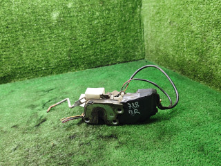 замок двери передней правой Toyota Carina E 1 поколение T190 1997, 2.0 л., 3S-FE, бензин, МКПП, универсал