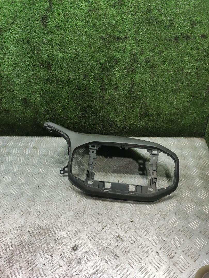 накладка на торпедо (консоль) Lada XRAY 1 поколение 2019, 1.6 л., бензин, МКПП, внедорожник 5 дв., 682118908R, 682116551R - фото №1