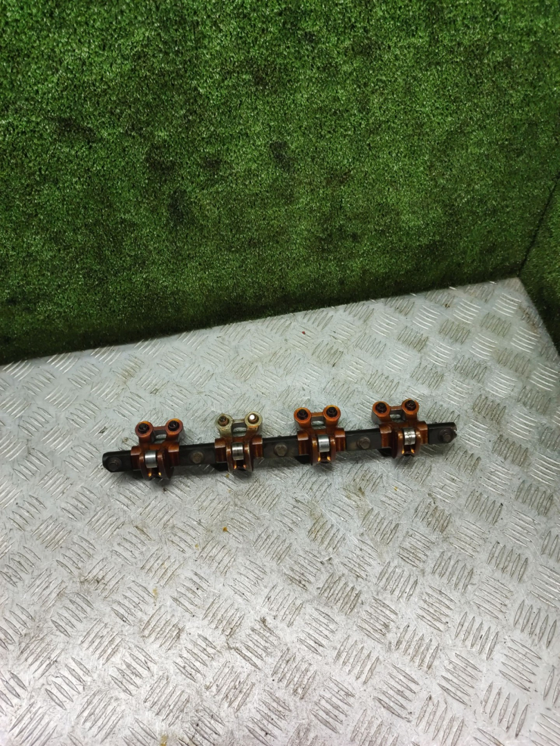 коромысло клапана (рокер) Chrysler Neon 2 поколение 1999, 2.0 л., бензин, АКПП, седан - фото №1