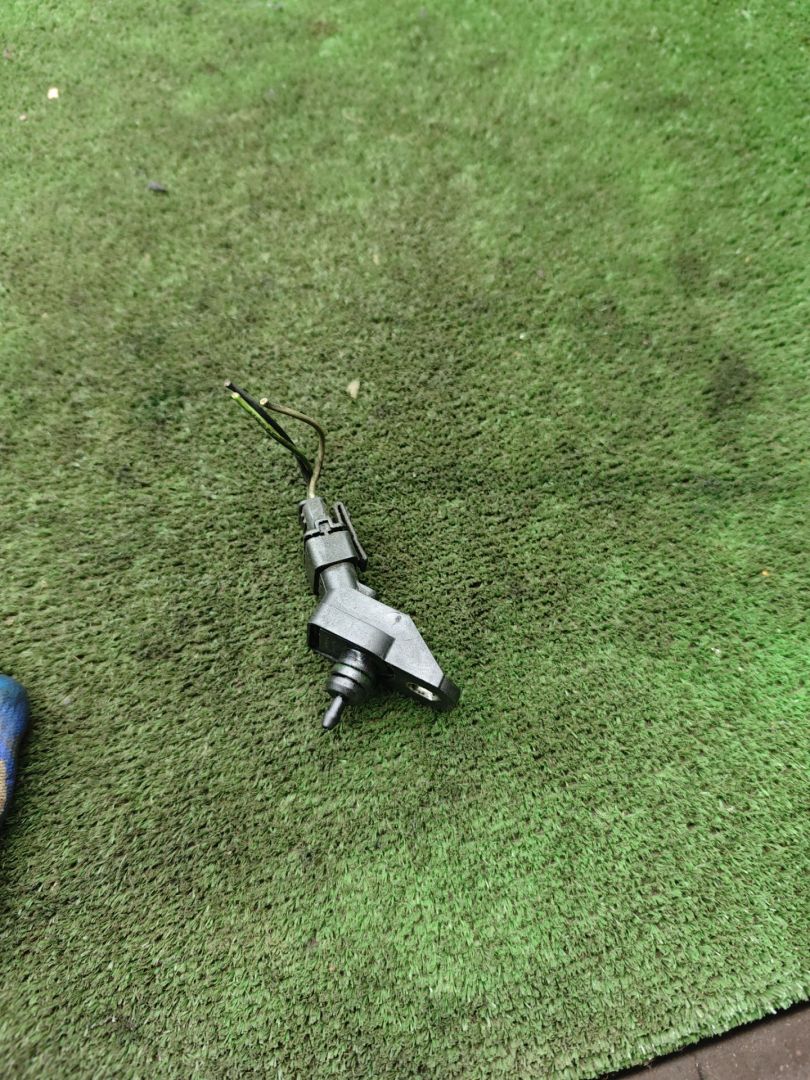 датчик абсолютного давления Opel Sintra 1 поколение 1997, 2.2 л., X 22 XE, бензин, МКПП, минивэн, 0261230009 - фото №1