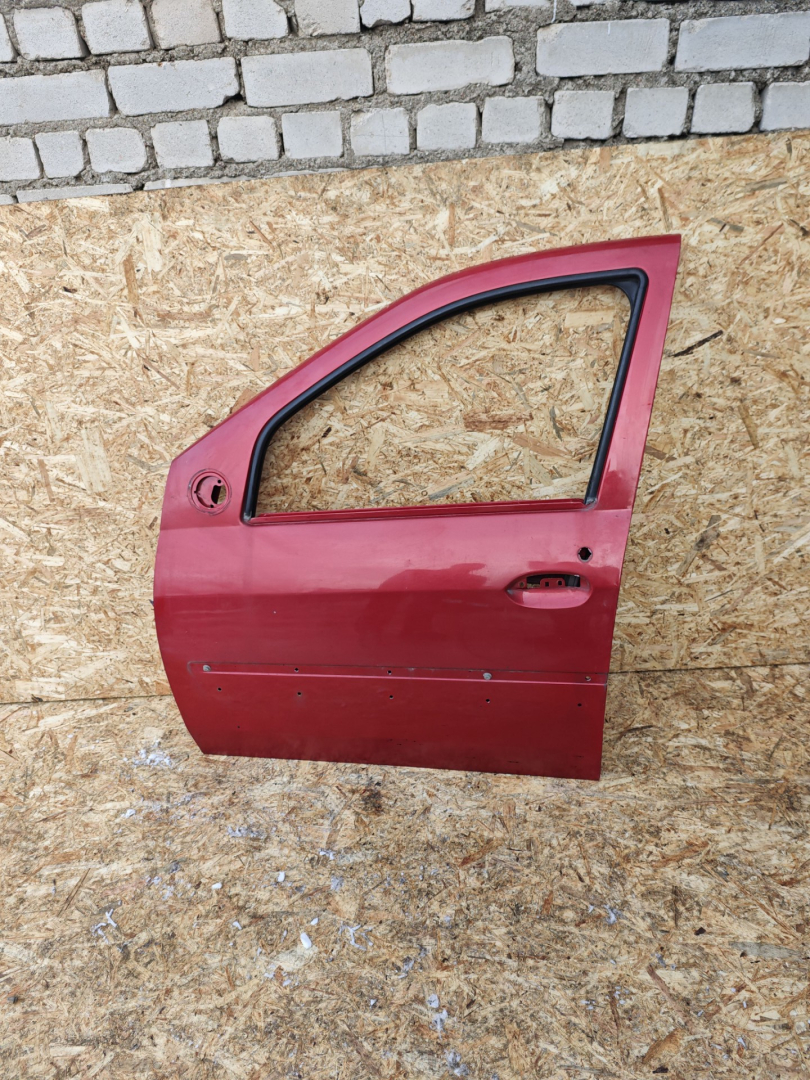 дверь передняя левая Renault Logan 1 поколение 2008, 1.6 л., бензин, МКПП, универсал - фото №1