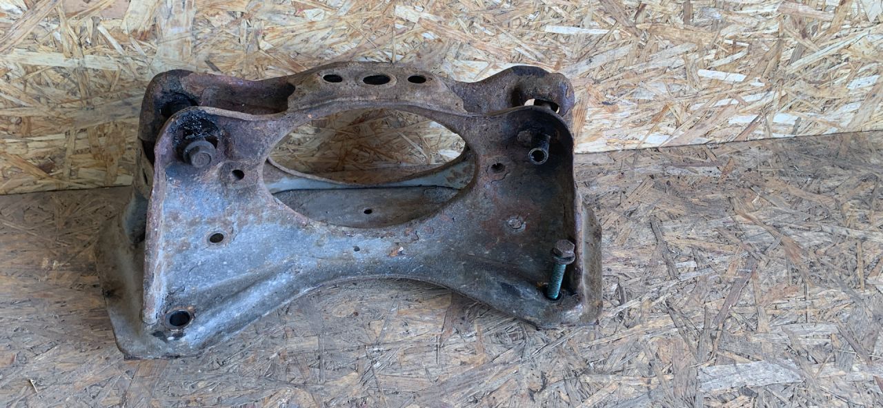 балка подвески задняя Chery Tiggo (T11) 1 поколение 2007, 1.8 л., бензин, МКПП, внедорожник 5 дв. - фото №1