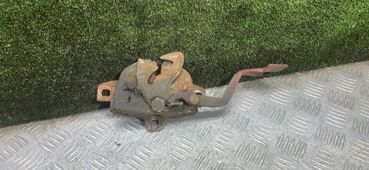 замок капота Alfa Romeo 156 1 поколение 1999, 2.0 л., бензин, МКПП, седан - фото №1