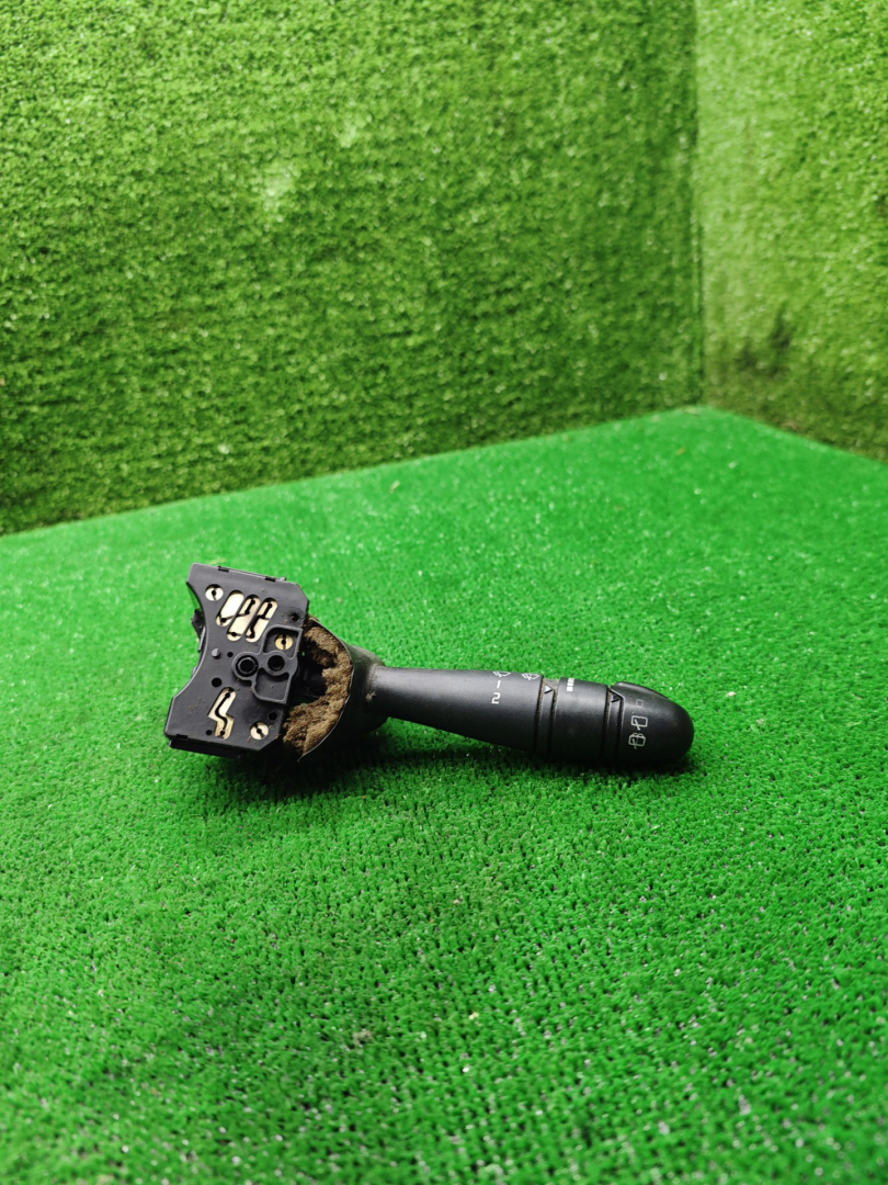 переключатель дворников Renault Laguna 1 поколение 1997, 1.8 л., F3P 670, бензин, МКПП, универсал - фото №1