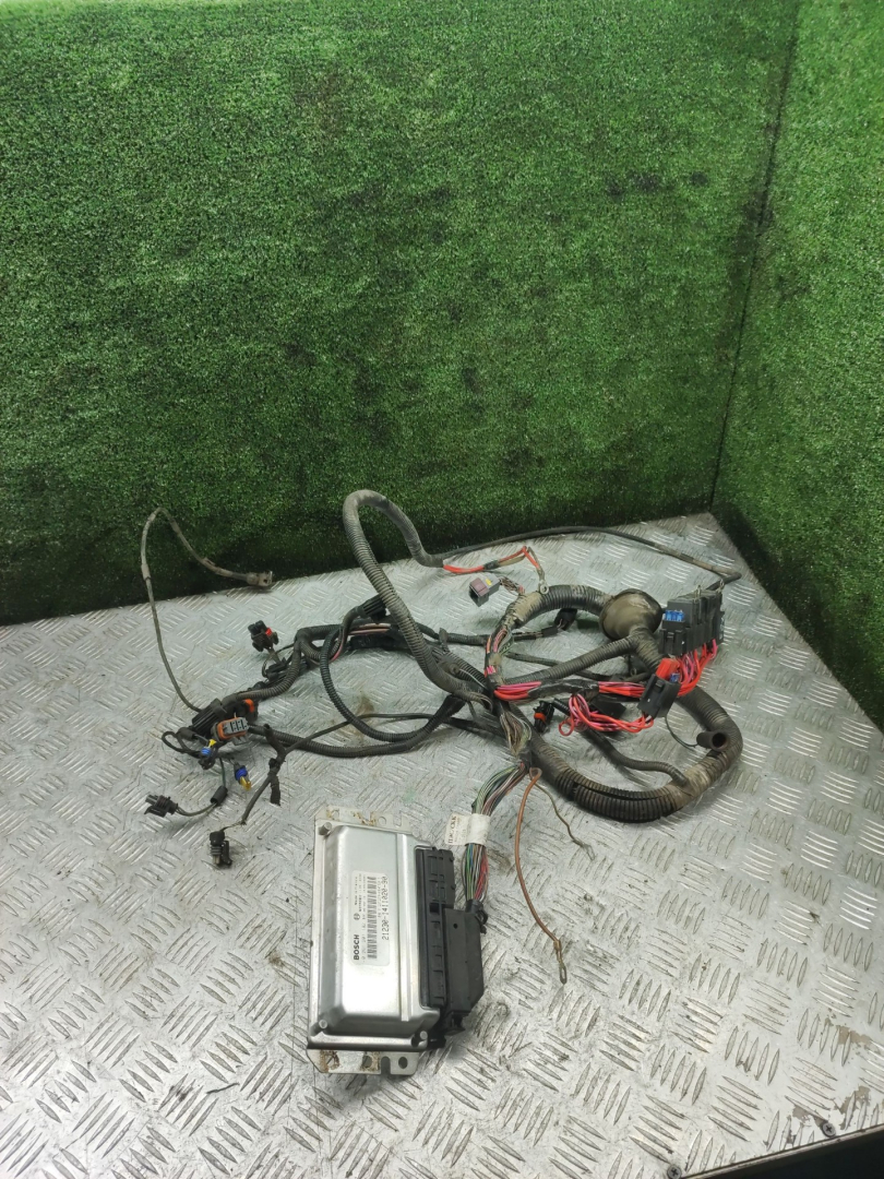 блок управления двигателем Chevrolet Niva 1 поколение 2008, 1.7 л., бензин, МКПП, внедорожник 5 дв., 0261201182, 21230141102090 - фото №1