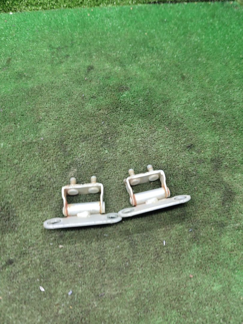 петля крышки багажника Toyota Picnic 1 поколение XM10 2001, 2.2 л., 3C-TE, дизель, МКПП, минивэн - фото №1