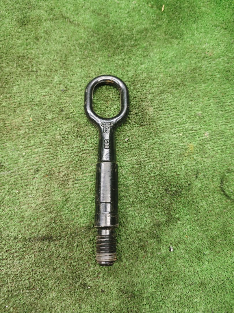 крюк буксировочный Skoda Octavia 3 поколение (A7) 2013, 1.8 л., бензин, МКПП, лифтбэк, 8K0805615 - фото №1