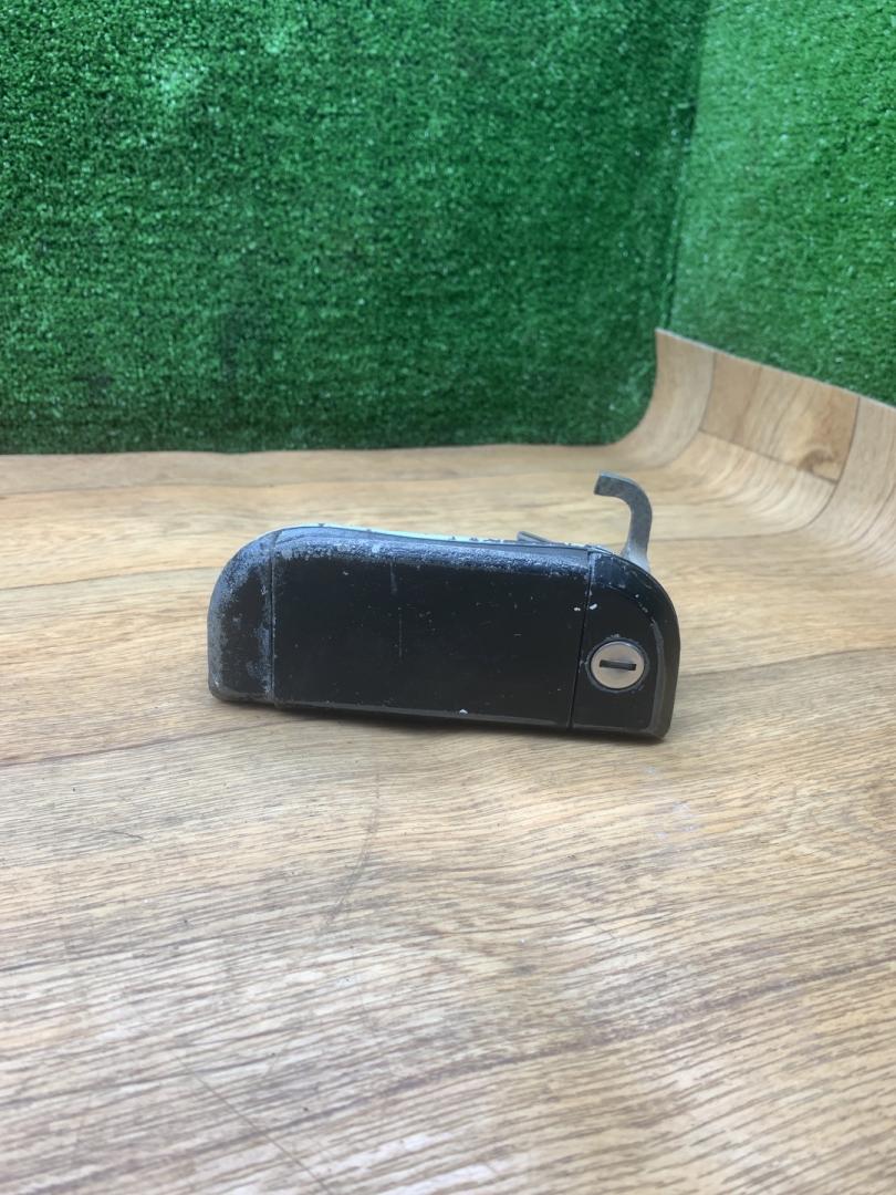 ручка наружная Volkswagen Transporter T4 1998, 1.9 л., дизель, МКПП, микроавтобус - фото №1