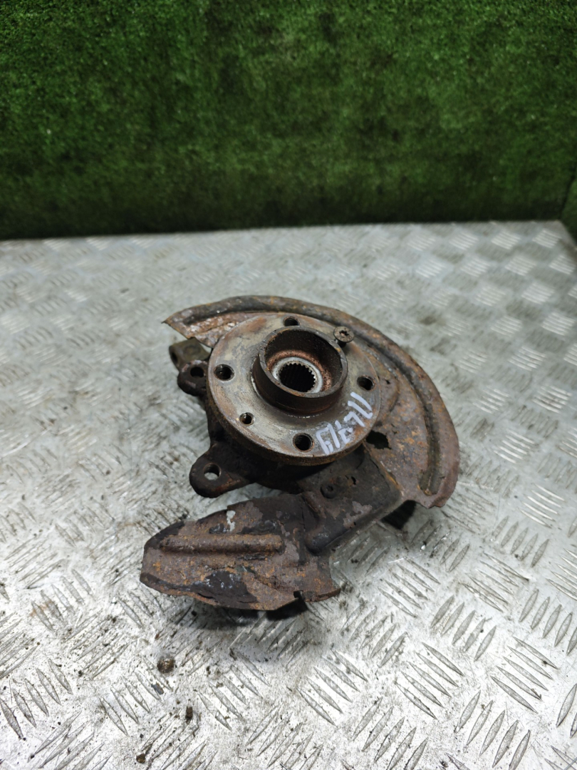 ступица передняя левая Renault Logan 1 поколение 2008, 1.6 л., бензин, МКПП, универсал - фото №1