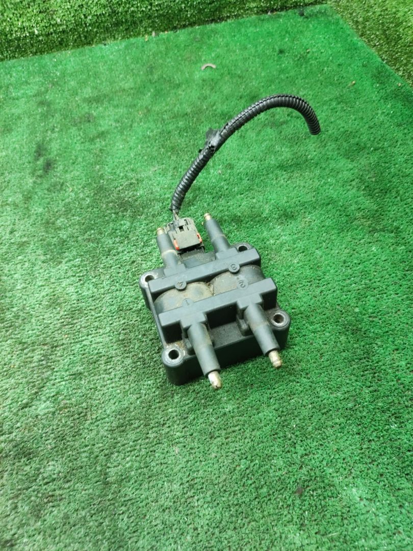 катушка зажигания Dodge Caravan 4 поколение 2001, 2.4 л., бензин, АКПП, минивэн - фото №1