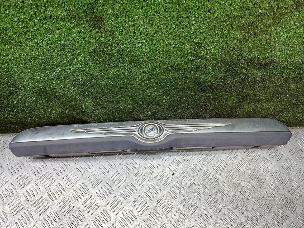 ручка открывания багажника Chrysler Town and Country 4 поколение 2002, 3.8 л., бензин, АКПП, минивэн - фото №1