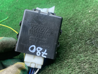 блок управления (другие) Toyota Picnic 1 поколение XM10 2000, 2.0 л., бензин, МКПП, минивэн, 0515003200, 8598044010