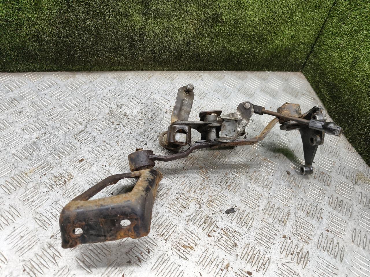 кулиса Opel Sintra 1 поколение 1999, 2.2 л., бензин, МКПП, минивэн - фото №1