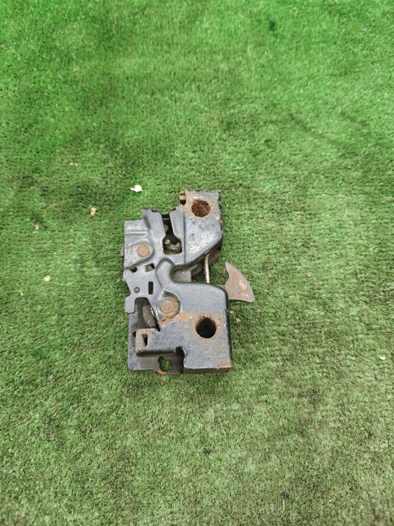 замок капота Volkswagen Polo Sedan 1 поколение 2015, 1.6 л., МКПП, седан - фото №1