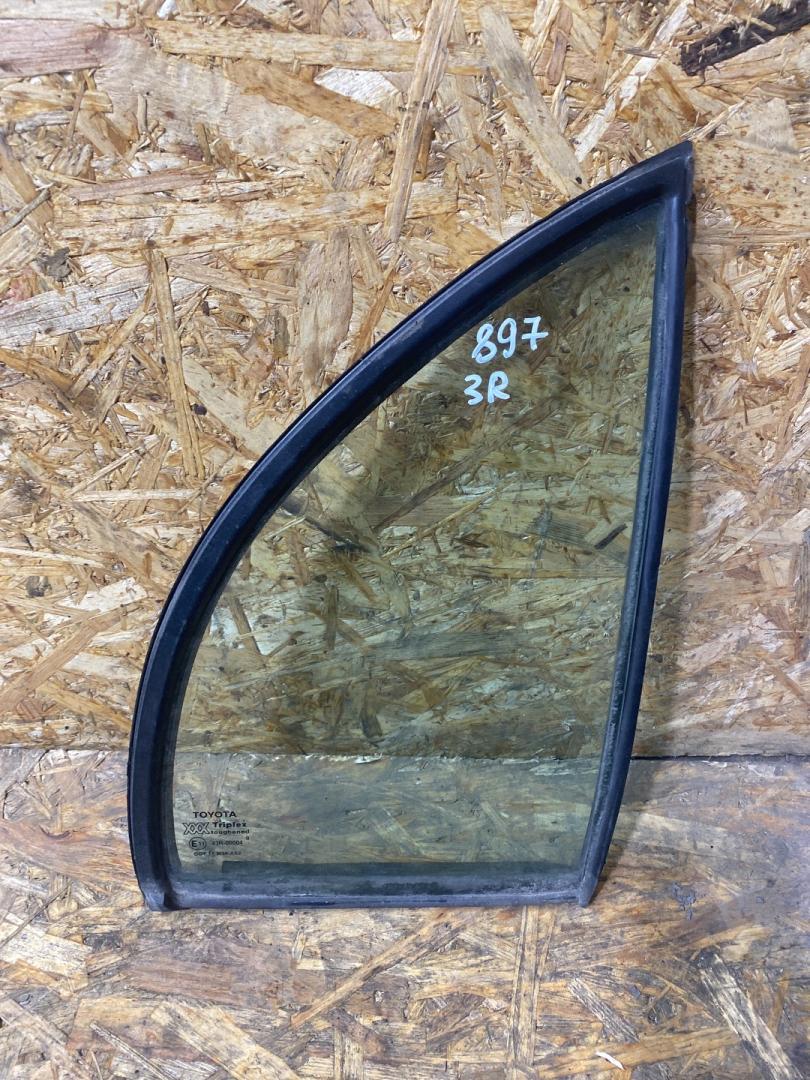 стекло двери задней правой Toyota Carina E 1 поколение T190 1997, 1.6 л., 4A-FE, бензин, МКПП, седан - фото №1