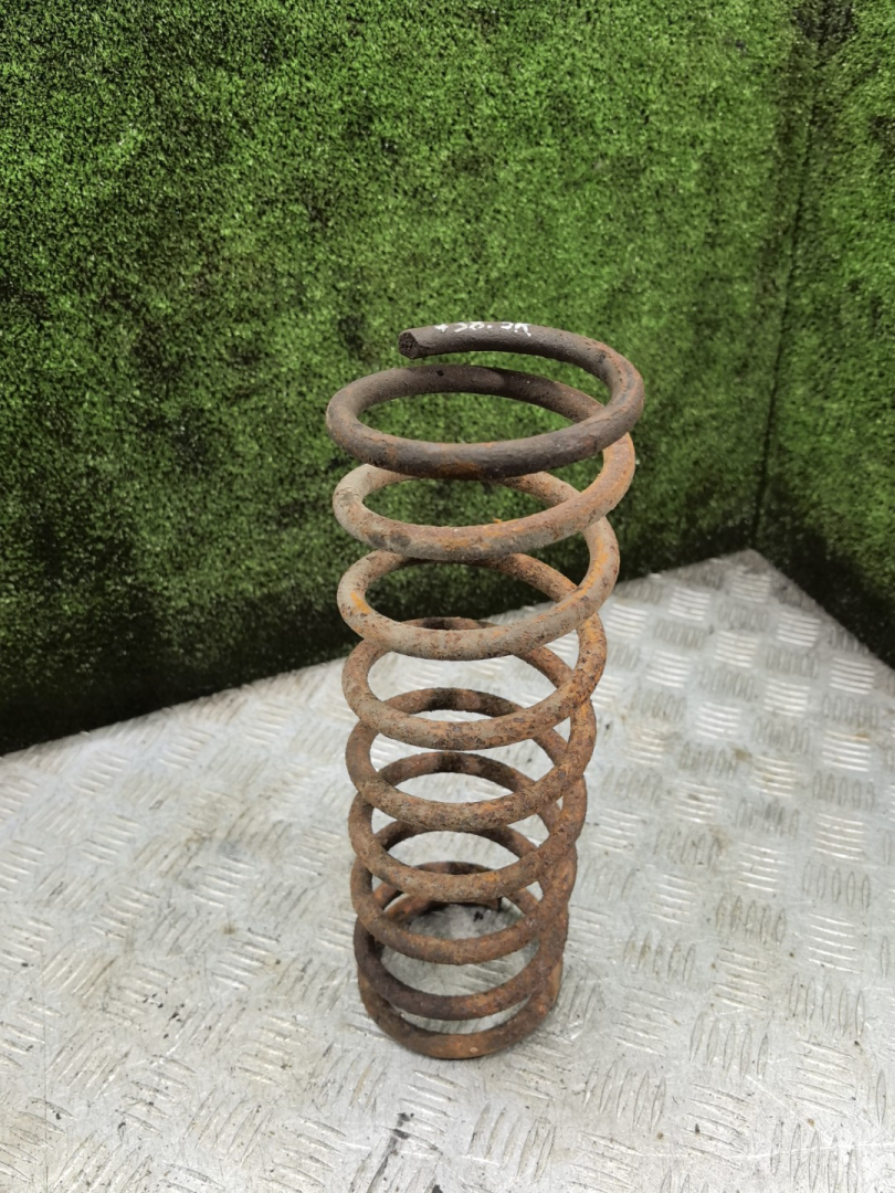 пружина задняя Hyundai Accent 1 поколение (X3) 1995, 1.5 л., бензин, МКПП, хетчбэк 3 дв. - фото №1