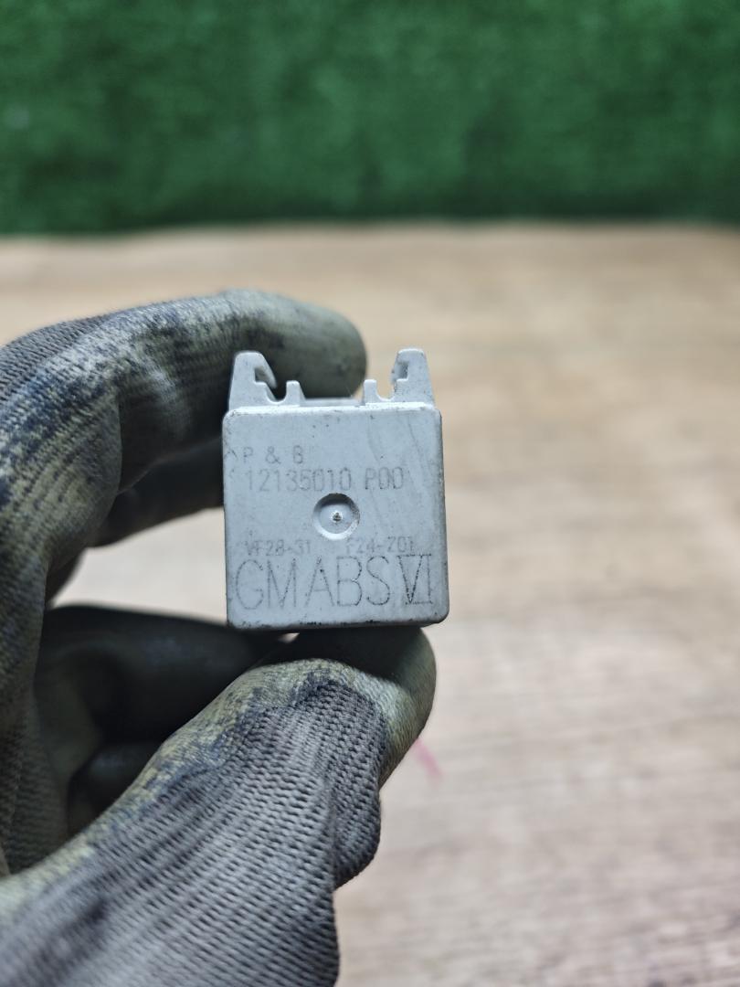 реле (прочие) Opel Sintra 1 поколение 1999, 2.2 л., бензин, МКПП, минивэн, 12135010P00 - фото №1