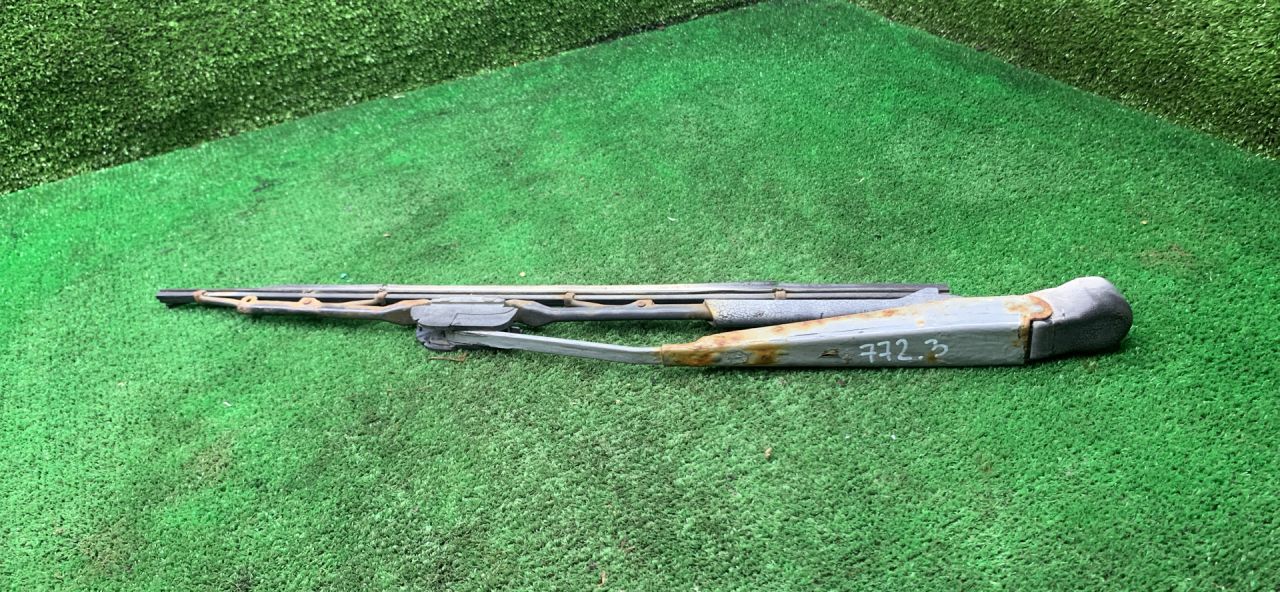 щеткодержатель задний Opel Sintra 1 поколение 1997, 2.2 л., бензин, МКПП, минивэн - фото №1