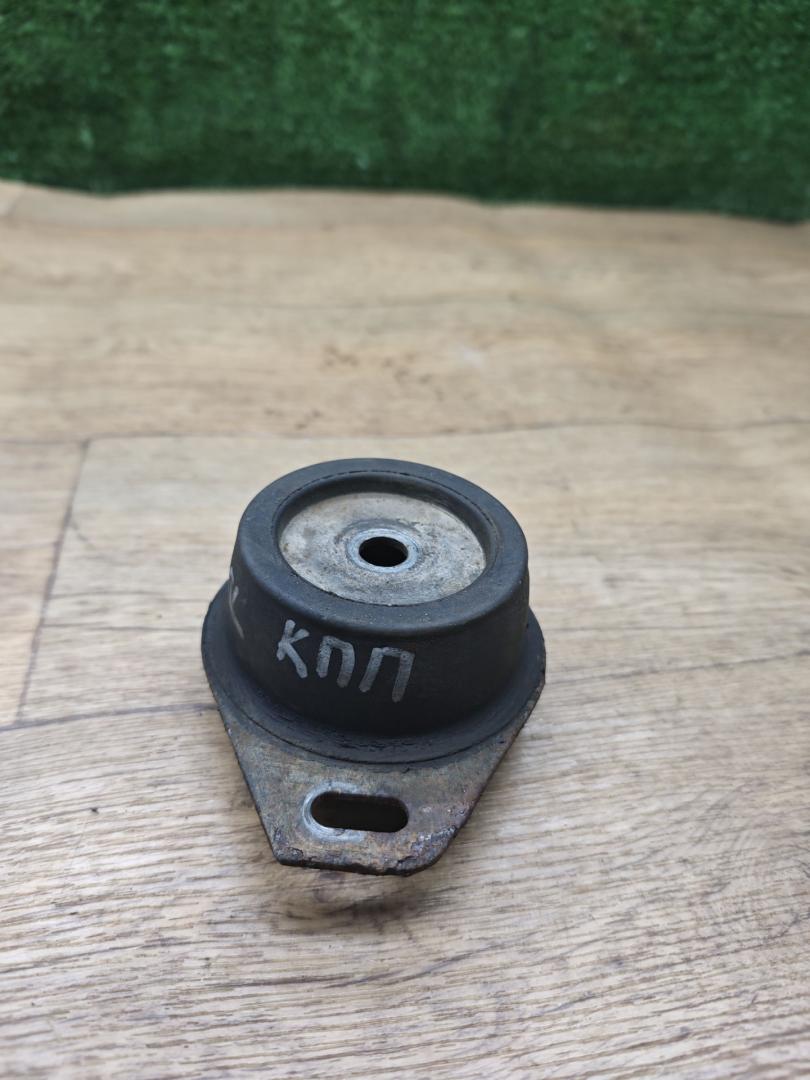 подушка крепления КПП Citroen Xsara 1 поколение 1999, 1.8 л., LFY (XU7JP4), бензин, МКПП, универсал - фото №1