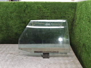 стекло двери задней правой Audi 80 B2 1984, 1.6 л., бензин, МКПП, седан