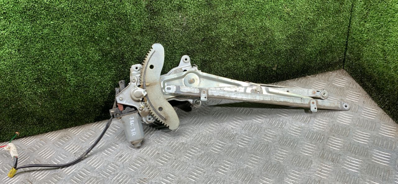 стеклоподъемник электрический задний правый Toyota Picnic 1 поколение XM10 2000, 2.0 л., бензин, МКПП, минивэн - фото №1