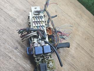 блок предохранителей Toyota Corolla 7 поколение (E100) 1996, 1.6 л., бензин, МКПП, седан