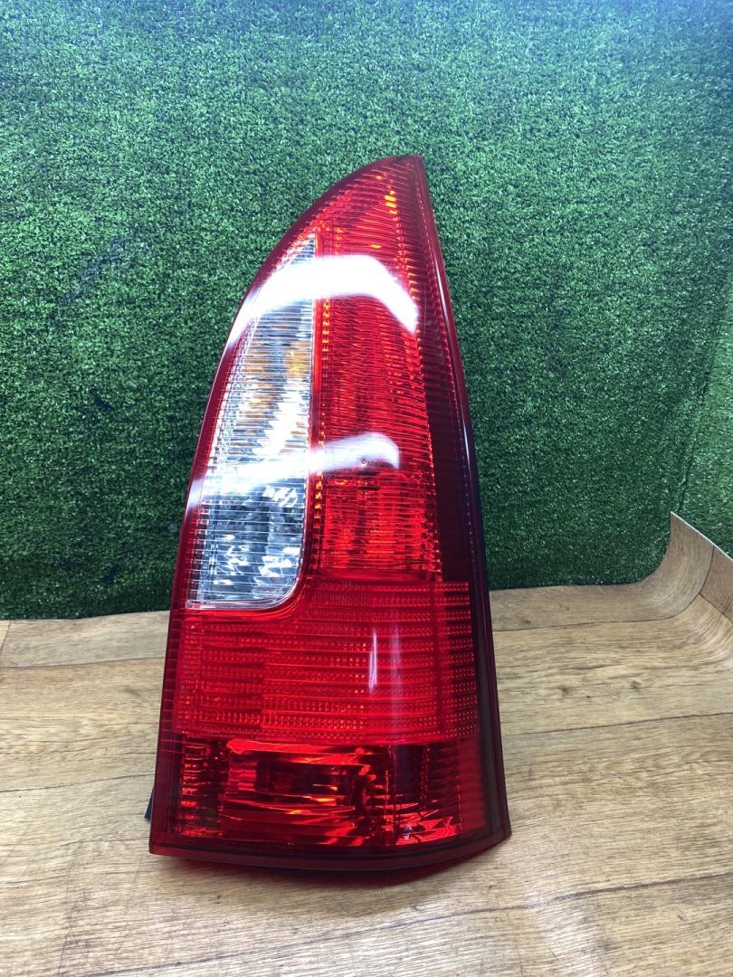 фонарь задний правый Mazda Premacy 1 поколение 2000, 2.0 л., дизель, МКПП, минивэн - фото №1