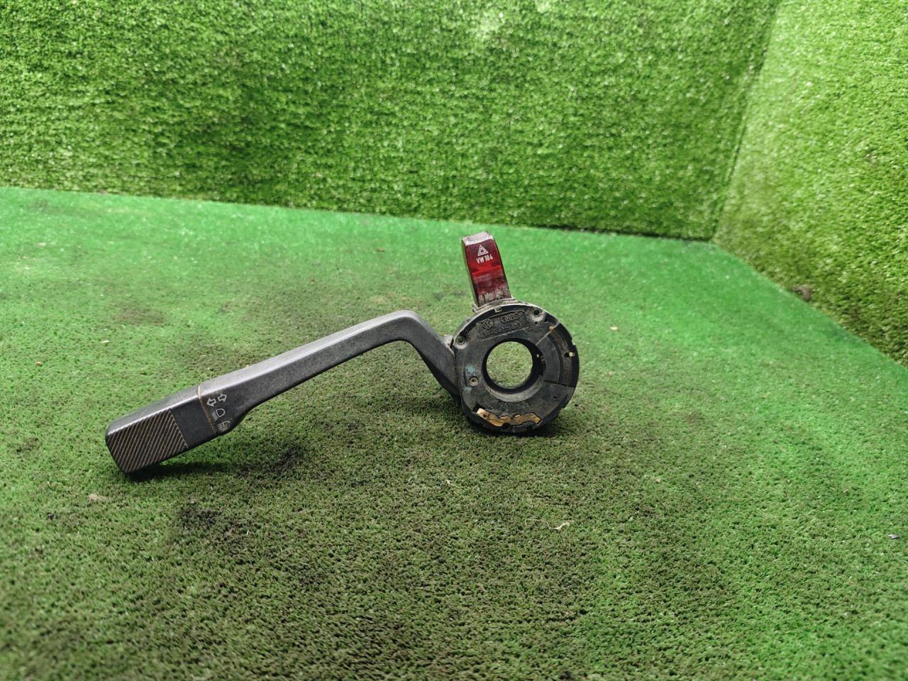 переключатель поворотов Volkswagen Transporter T4 2000, 2.4 л., дизель, МКПП, микроавтобус, полный привод - фото №1