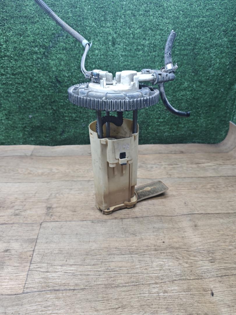 насос топливный Opel Sintra 1 поколение 1999, 2.2 л., бензин, МКПП, минивэн - фото №1