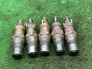 форсунка Volkswagen Transporter T4 2000, 2.4 л., дизель, МКПП, микроавтобус, полный привод, 068130202