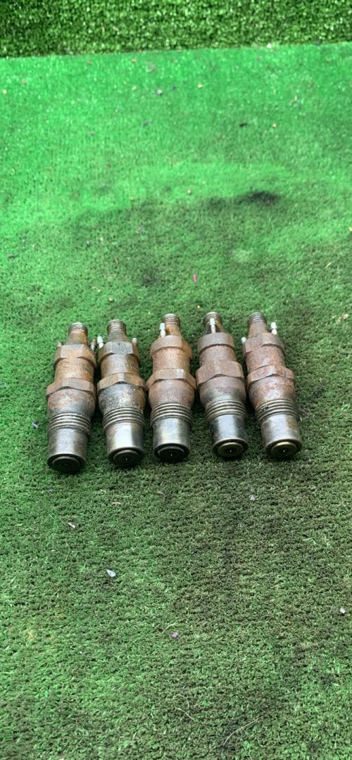 форсунка Volkswagen Transporter T4 2000, 2.4 л., дизель, МКПП, микроавтобус, полный привод, 068130202 - фото №1