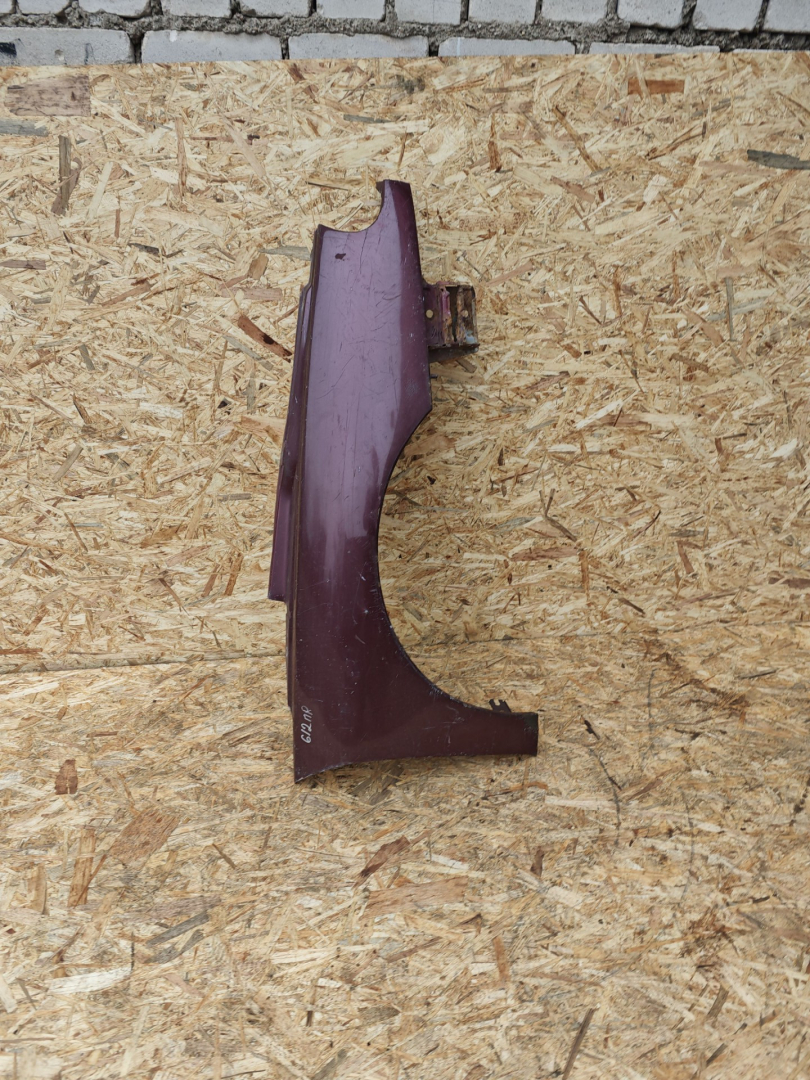 крыло переднее правое Renault Laguna 1 поколение 1997, 1.8 л., бензин, МКПП, хетчбэк 5 дв. - фото №1