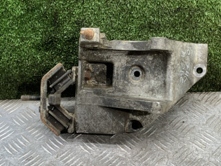 кронштейн двигателя Renault Scenic 1 поколение 1998, 1.6 л., бензин, МКПП, минивэн, 7700271173