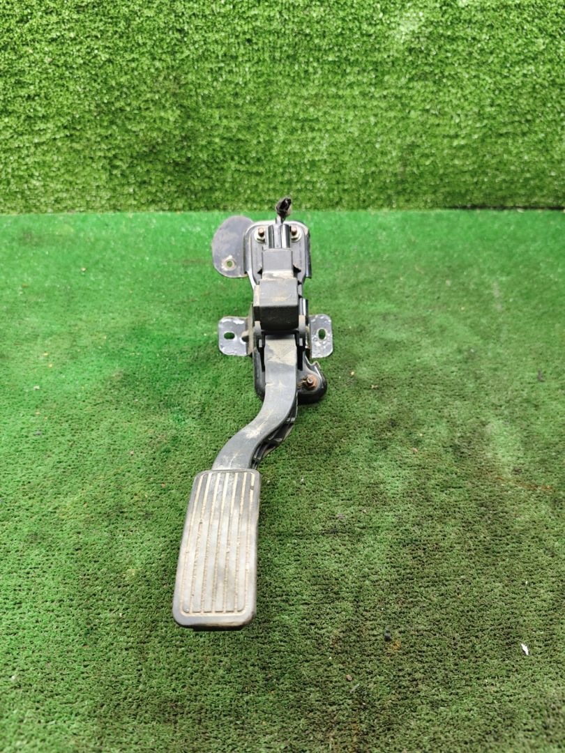 педаль Chery Tiggo (T11) 1 поколение 2007, 1.8 л., бензин, МКПП, внедорожник 5 дв., 45228492306 - фото №1