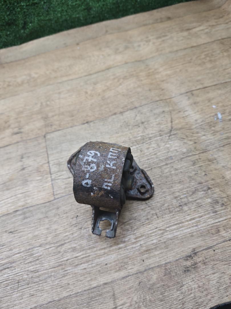 подушка крепления КПП Hyundai Accent 1 поколение (X3) 1996, 1.3 л., бензин, МКПП, хетчбэк 3 дв. - фото №1