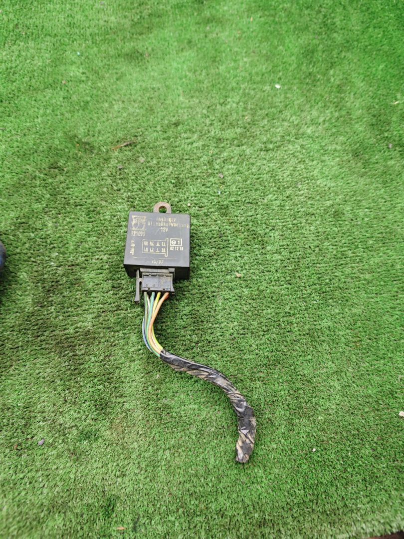 реле (прочие) Opel Sintra 1 поколение 1997, 2.2 л., бензин, МКПП, минивэн - фото №1