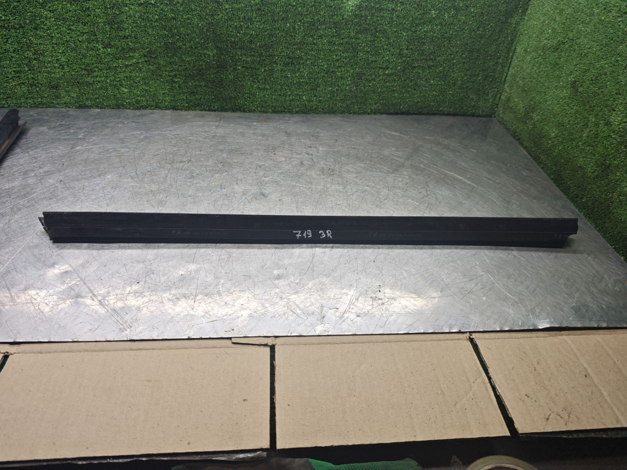 молдинг стекла Renault Logan 1 поколение 2008, 1.6 л., бензин, МКПП, универсал - фото №1