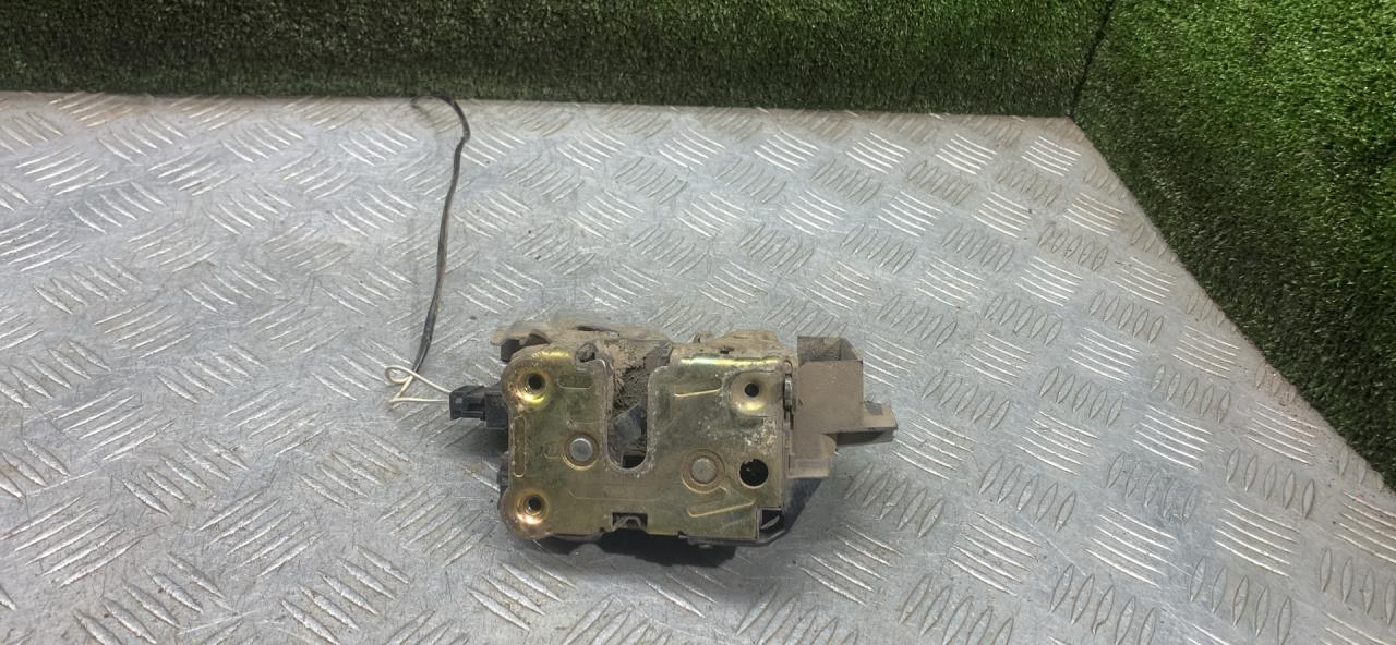 замок двери задней правой Renault Laguna 1 поколение 1997, 1.8 л., бензин, МКПП, хетчбэк 5 дв. - фото №1