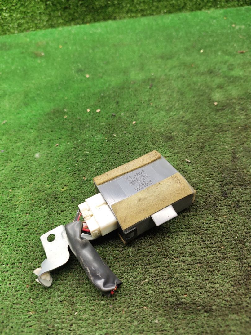 блок управления (другие) Toyota Corolla 7 поколение (E100) 1995, 1.6 л., 4A-FE, бензин, МКПП, хетчбэк 3 дв., 8592112030 - фото №1