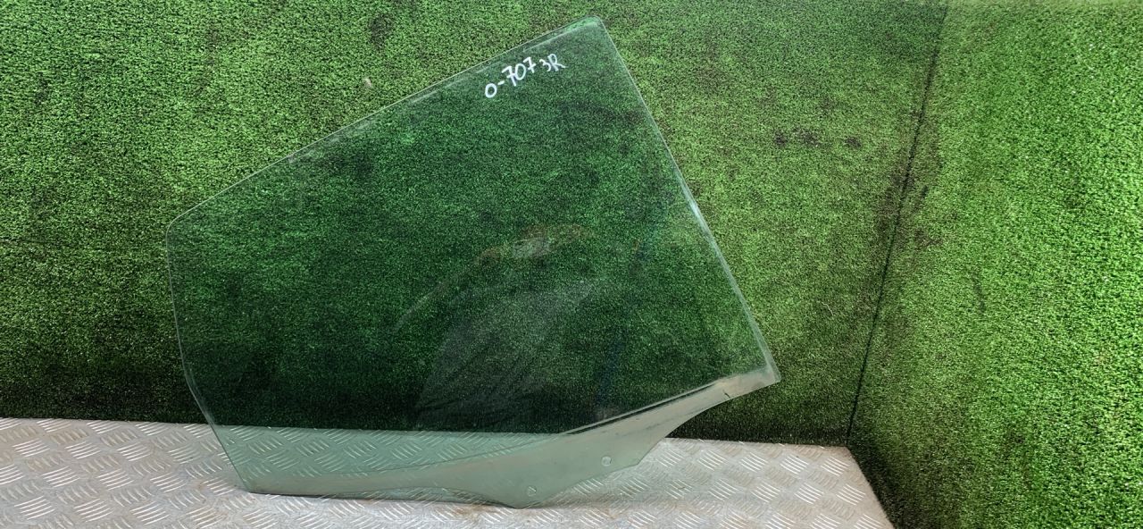 стекло двери задней правой Mercedes-Benz A-Класс W168 2000, 1.6 л., бензин, МКПП, хетчбэк 5 дв. - фото №1