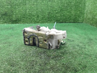 замок двери передней правой Toyota Avensis 1 поколение (T220) 2000, 2.0 л., 2C-T, дизель, МКПП, универсал