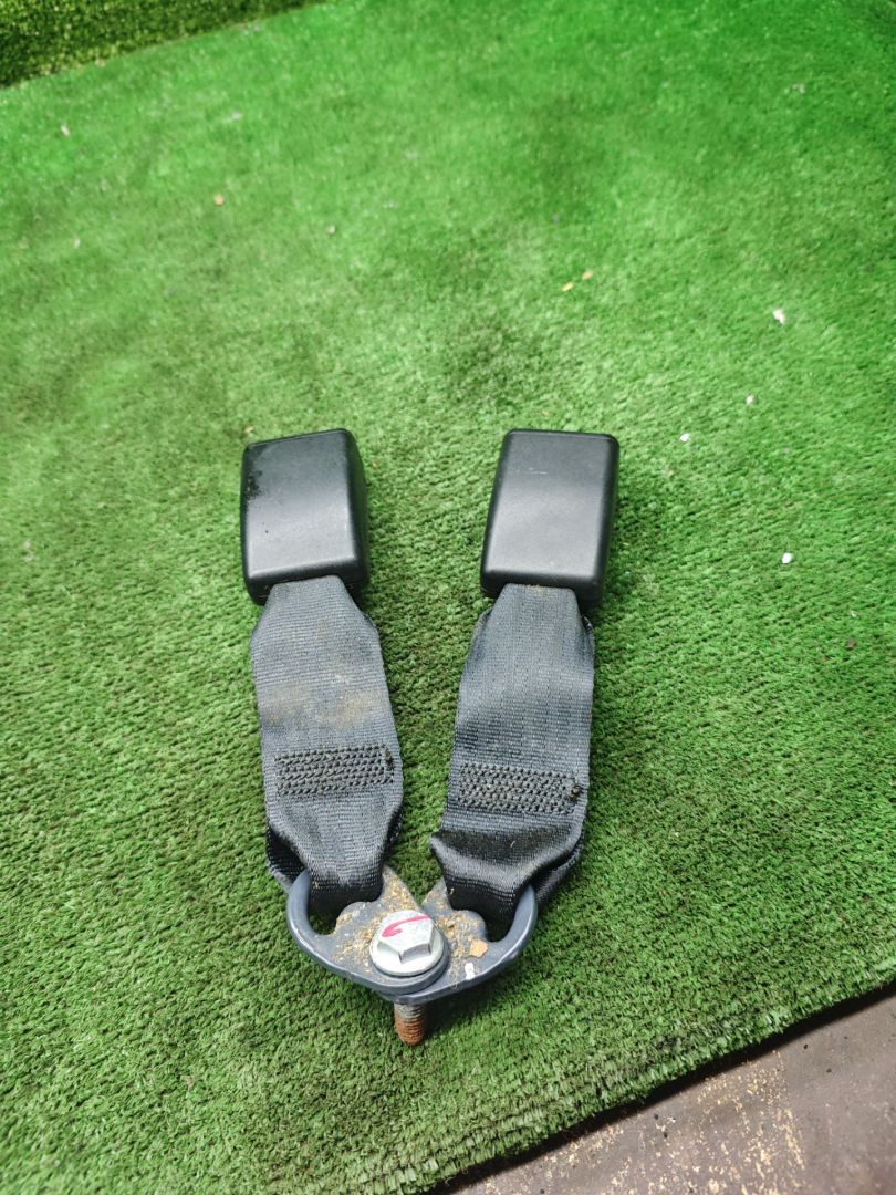 замок ремня безопасности Lada XRAY 1 поколение 2019, 1.6 л., бензин, МКПП, внедорожник 5 дв. - фото №1