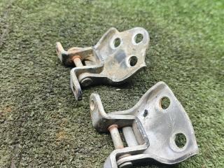 петля двери Hyundai Galloper 2 поколение 2000, 2.5 л., дизель, МКПП, внедорожник 3 дв.