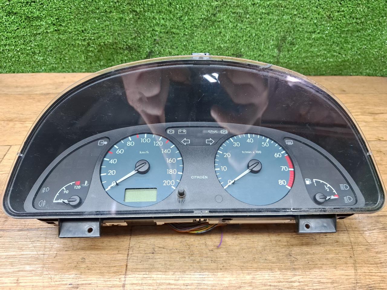 щиток приборов (приборная панель) Citroen Xsara 1 поколение 1999, 1.8 л., бензин, МКПП, хетчбэк 5 дв., 21615885-9, 216255830, 216255822 - фото №1