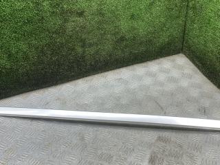 молдинг двери передней правой Jeep Patriot 1 поколение 2010, внедорожник 5 дв.