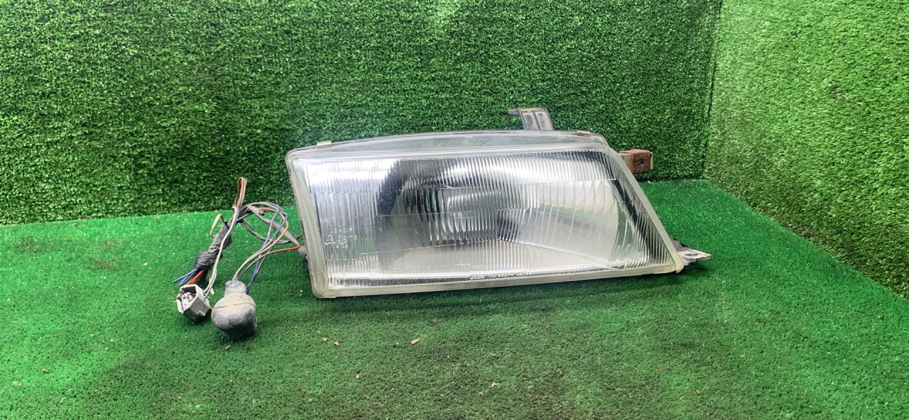 фара правая Suzuki Baleno 1 поколение 1997, 1.6 л., бензин, МКПП, универсал - фото №1