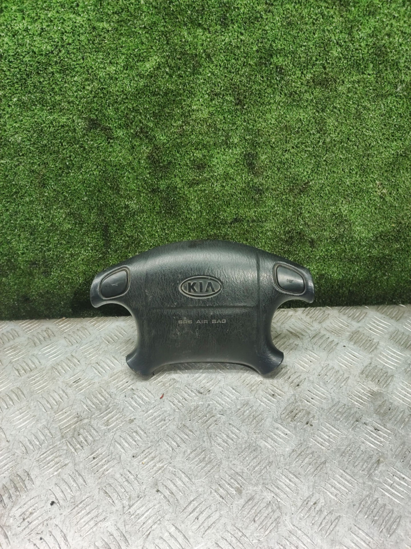 подушка безопасности водителя Kia Shuma 1 поколение 2000, 1.5 л., бензин, МКПП, лифтбэк - фото №1