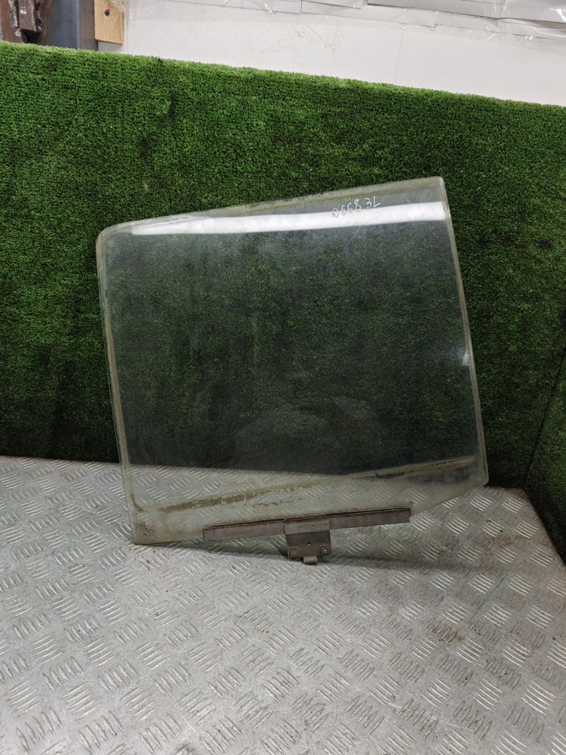 стекло двери задней левой Volkswagen Jetta 2 поколение 1987, 1.6 л., дизель, МКПП, седан - фото №1