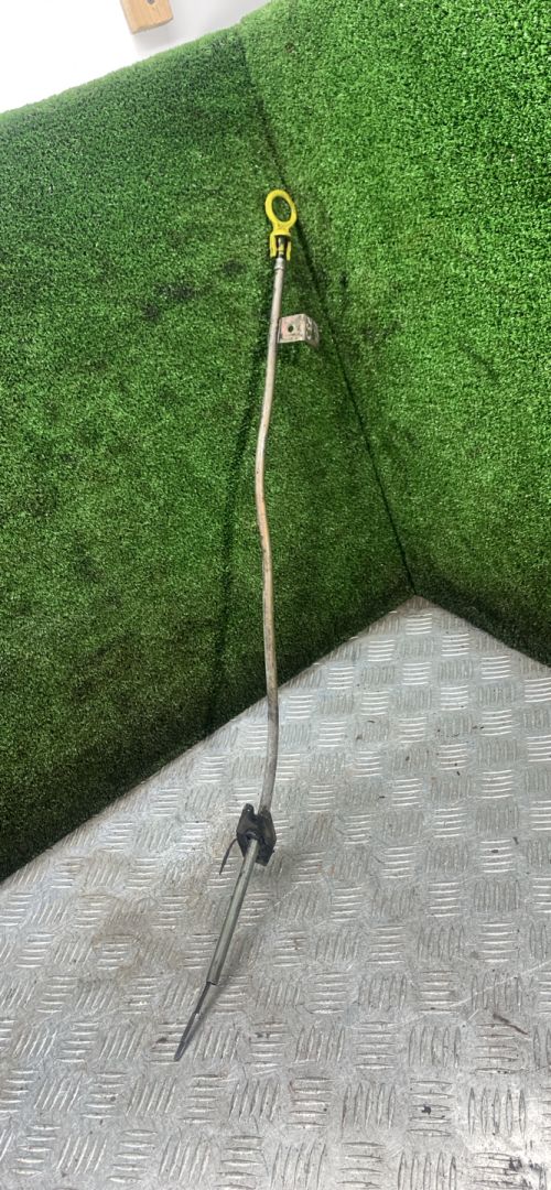 щуп двигателя Volkswagen Transporter T4 2000, 2.4 л., дизель, МКПП, микроавтобус, полный привод, 074115611G - фото №1